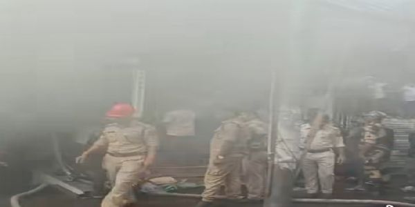 फैंसी बाजार में भीषण आग, एक की मौत