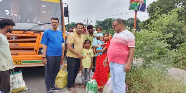 अयोध्या-प्रयागराज हाइवे पर बस पलटने से 18 तीर्थयात्री घायल