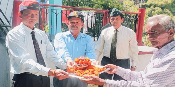 पौड़ी में तीन गांवों से शहीदों के आंगन से संग्रहीत की मिट्टी