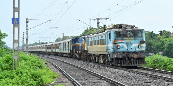 पुनर्निर्धारित, मार्ग परिवर्तित और विनियमित की गई ट्रेनें