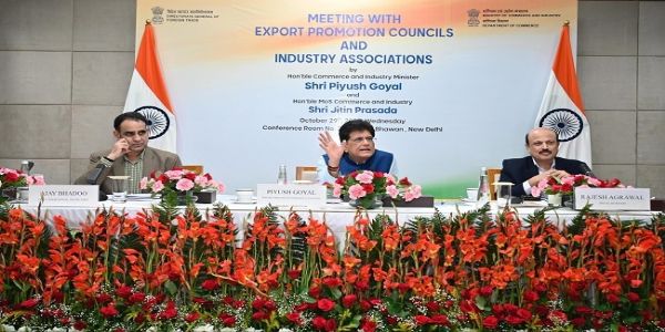 कार्यक्रम को संबोधित करते हुए वाणिज्य मंत्री पीयूष गोयल कार्यक्रम को संबोधित करते हुए वाणिज्य मंत्री पीयूष गोयल