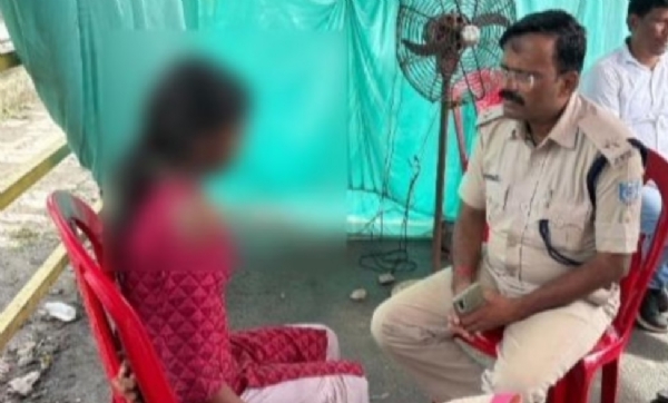 नदी में कुदने वाली छात्रा