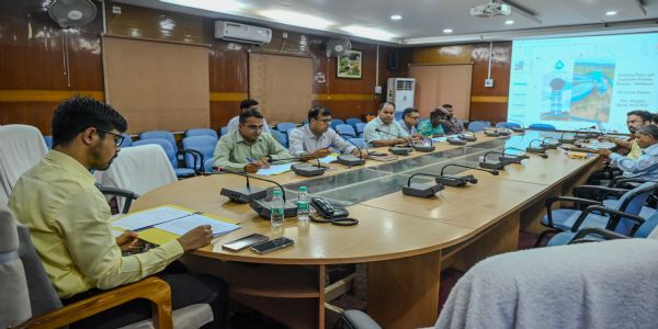 स्वच्छ भारत मिशन कार्य योजनाओं को समय पूरा करें पदाधिकारी : डीसी