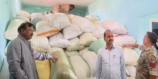 बलरामपुर : धान के अवैध भण्डारण पर निरंतर कार्रवाई, 1135 बोरी धान किया गया जब्त