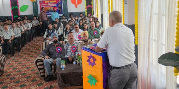 पुलिस स्टेशन सतवारी ने राष्ट्रीय एकता अनेकता में एकता विषय पर एक संगोष्ठी का आयोजन किया