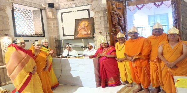 जिनालय में शुरू हुआ आठ दिवसीय सिद्धचक्र महामंडल विधान