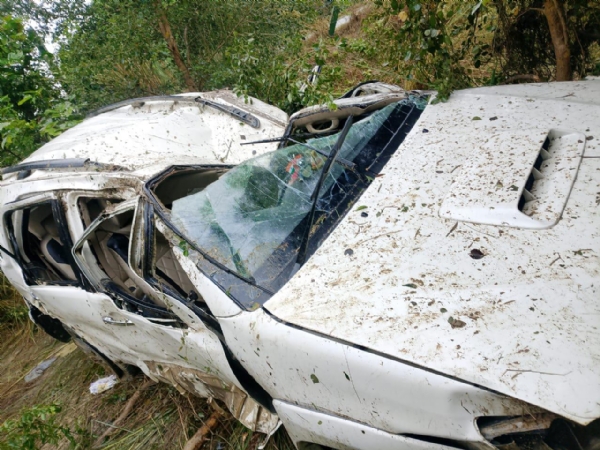 क्षतिग्रस्त कार क्षतिग्रस्त कार