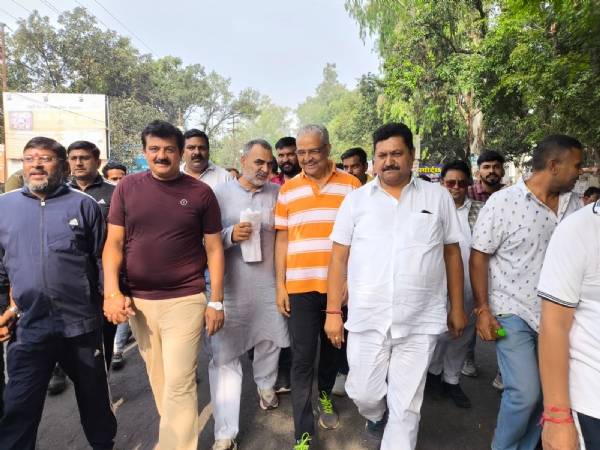 रन फॉर यूनिटी में शामिल नेता रन फॉर यूनिटी में शामिल नेता