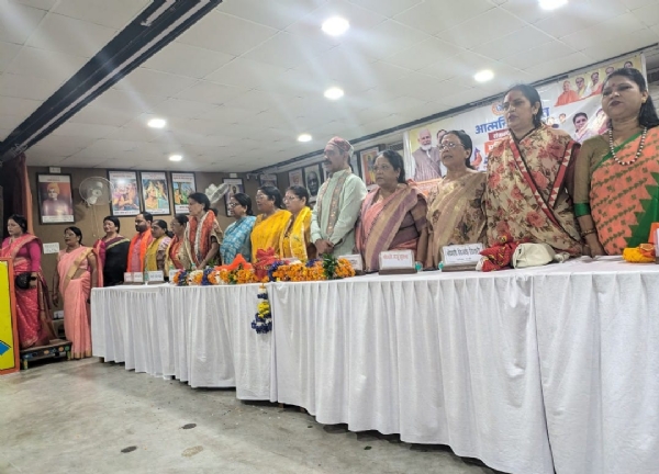 विदेशी वस्तुओं का बहिष्कार ही आत्मनिर्भर भारत की पहली नींव विदेशी वस्तुओं का बहिष्कार ही आत्मनिर्भर भारत की पहली नींव