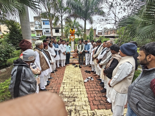 अशोकनगर: इंदिरा गांधी की पुण्यतिथि, सरदार पटेल की जयंती पर कांग्रेस ने किया नमन अशोकनगर: इंदिरा गांधी की पुण्यतिथि, सरदार पटेल की जयंती पर कांग्रेस ने किया नमन