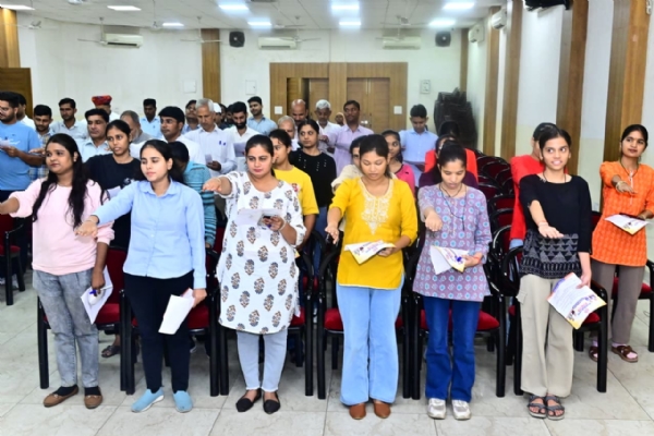 लौह पुरुष पटेल की जयंती पर भाजपा पदाधिकारियों ने पुष्पांजलि अर्पित कर किया नमन लौह पुरुष पटेल की जयंती पर भाजपा पदाधिकारियों ने पुष्पांजलि अर्पित कर किया नमन