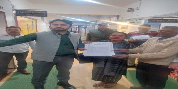 सार्वजनिक श्मशान घाट के निर्माण कार्य में डाल रहे बाधा, सरकारी जमीन पर मनमर्जी से बना डाला श्मशानघाट