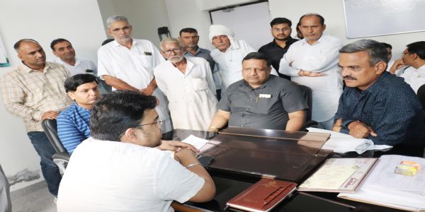 जींद : एचएसआरडीसी के एक्सईएन से मिला शिष्टमंडल