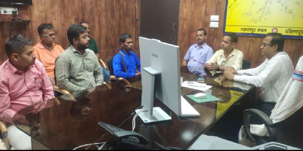 रेल मंडल के वाणिज्य विभाग ने की निजी विक्रेताओं के साथ बैठक