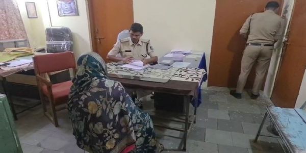 प्रेम प्रसंग के बाद समधी के साथ भागी समधन