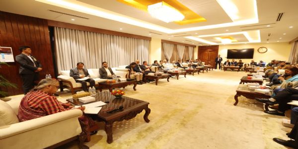 प्रधानमंत्री ने मीडिया के संपादकों से की वार्ता, चुनाव होने पर संदेह न करने की अपील की