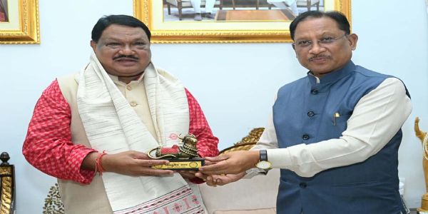 रायपुर : मुख्यमंत्री साय से केंद्रीय जनजातीय कार्य मंत्री जुएल ओराम ने की सौजन्य मुलाकात