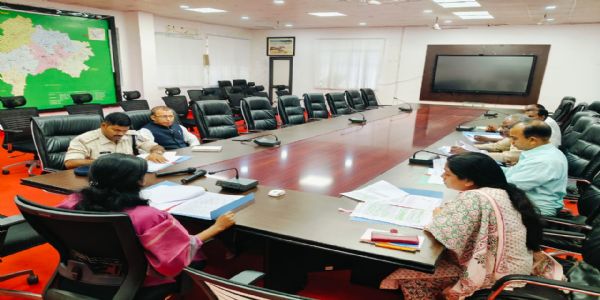 इंटरमीडिएट परीक्षा केंद्रों के निर्धारण को लेकर उपायुक्त ने दिया निर्देश