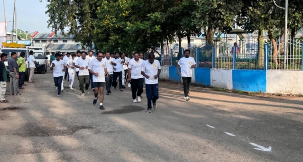 रेलवे कर्मीयों ने एकता दौड़ के माध्यम से सर्दार पटेल को किया गया नमन रेलवे कर्मीयों ने एकता दौड़ के माध्यम से सर्दार पटेल को किया गया नमन