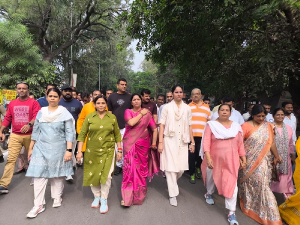 रन फॉर यूनिटी में शामिल अधिकारी व नेता रन फॉर यूनिटी में शामिल अधिकारी व नेता