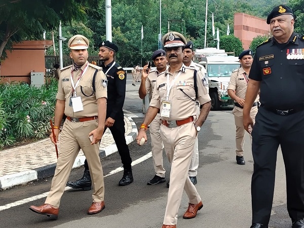 राष्ट्रीय एकता दिवस परेड–2025 : केवडि़या में मध्यप्रदेश पुलिस कॉन्टिजेंट के 334 जवान हुए शामिल राष्ट्रीय एकता दिवस परेड–2025 : केवडि़या में मध्यप्रदेश पुलिस कॉन्टिजेंट के 334 जवान हुए शामिल