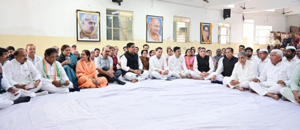 प्रदेश कांग्रेस मुख्यालय पर सर्वधर्म प्रार्थना सभा एवं पुष्पांजलि कार्यक्रम प्रदेश कांग्रेस मुख्यालय पर सर्वधर्म प्रार्थना सभा एवं पुष्पांजलि कार्यक्रम