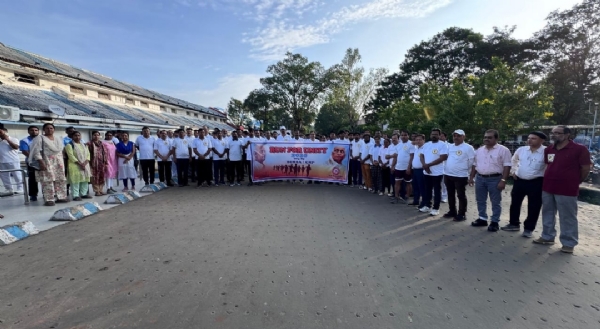 रेलवे कर्मीयों ने एकता दौड़ के माध्यम से सर्दार पटेल को किया गया नमन रेलवे कर्मीयों ने एकता दौड़ के माध्यम से सर्दार पटेल को किया गया नमन