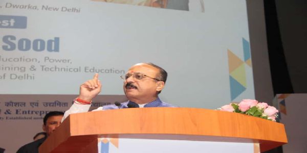 डीएसईयू के 6वें स्थापना दिवस के अवसर पर आयोजित कार्यक्रम संबोधित करते दिल्ली के शिक्षा मंत्री आशीष सूद डीएसईयू के 6वें स्थापना दिवस के अवसर पर आयोजित कार्यक्रम संबोधित करते दिल्ली के शिक्षा मंत्री आशीष सूद