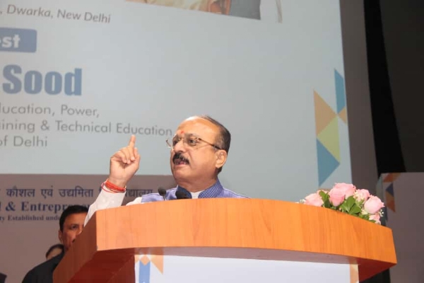 डीएसईयू के 6वें स्थापना दिवस के अवसर पर आयोजित कार्यक्रम संबोधित करते दिल्ली के शिक्षा मंत्री आशीष सूद डीएसईयू के 6वें स्थापना दिवस के अवसर पर आयोजित कार्यक्रम संबोधित करते दिल्ली के शिक्षा मंत्री आशीष सूद