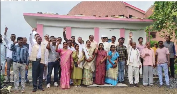 कोरबा में लौह पुरुष सरदार वल्लभभाई पटेल की 150वीं जयंती पर कांग्रेसजनों ने किया नमन कोरबा में लौह पुरुष सरदार वल्लभभाई पटेल की 150वीं जयंती पर कांग्रेसजनों ने किया नमन