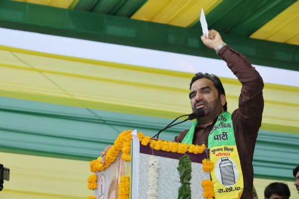 बेनीवाल की सड़को पर वाहन चेकिंग की विशिष्ट एसओपी बनाने की मांग पर केंद्र ने लिखा राज्य को पत्र बेनीवाल की सड़को पर वाहन चेकिंग की विशिष्ट एसओपी बनाने की मांग पर केंद्र ने लिखा राज्य को पत्र