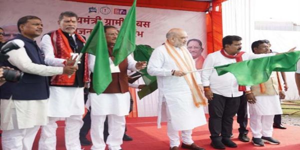 बस सेवा का किया शुभारंभ, महतारी वंदन योजना की 20वीं किस्त की जारी