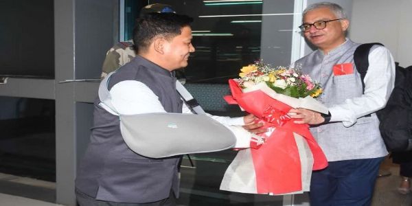 मुख्य चुनाव आयु्क्त ज्ञानेश कुमार पटना पहुंचे।
