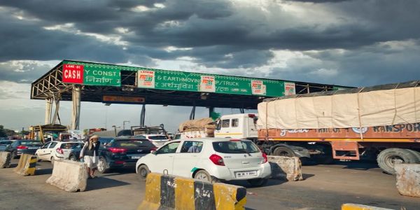 फास्टैग के लोगो का प्रतीकात्‍मक चित्र
