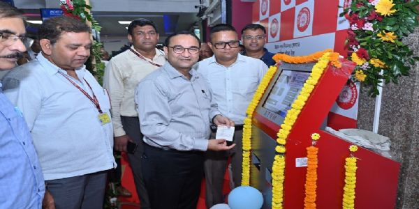 पूसीरे ने गुवाहाटी रेलवे स्टेशन पर स्वचालित टिकट वेंडिंग और वाटर वेंडिंग मशीनें लगाई