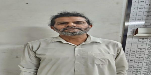 व्यापारियों से रंगदारी मांगने के मामले में एसटीएफ ने वांछित अपराधी को किया गिरफ्तार