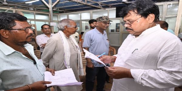 अंतिम पंक्ति के व्यक्ति तक पहुंचे जनकल्याणकारी योजनाओं का लाभ : ऊर्जा मंत्री तोमर
