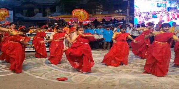 रोशनी, संगीत और संस्कृति का संगम बना श्रीरामपुर का कार्निवाल
