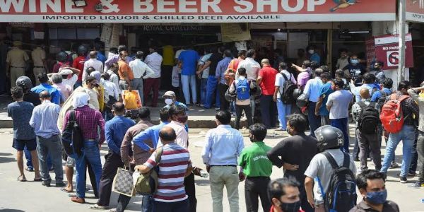 पूर्व मेदिनीपुर में दुर्गा पूजा पर शराब बिक्री का नया रिकॉर्ड, राजस्व में बढ़त