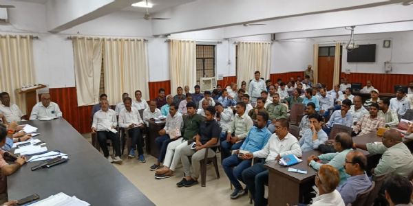 एसडीएम सदर ने लेखपालों को दिए सख्त निर्देश, आवेदकों को समय पर मिले सभी सेवाओं का लाभ