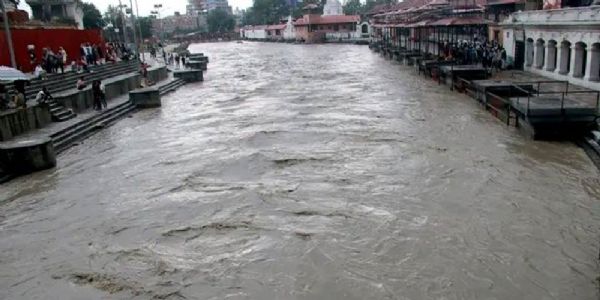 बागमती नदी उफान पर