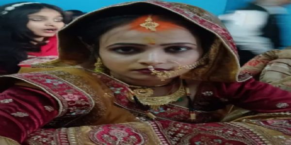 युवती का शव फंदे पर मिला, ससुरालियों पर मुकदमा दर्ज