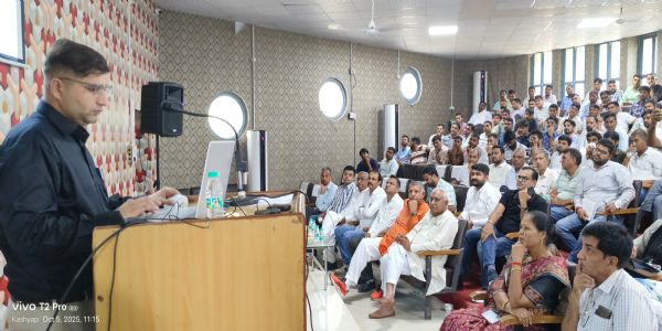 नारनौल में सांसद व विधायकों ने समझी पेपर रहित रजिस्ट्रेशन व ऑनलाइन सेवाओं की प्रक्रिया