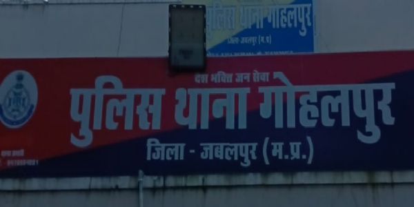 स्ट्रीट डॉग पर लाठियों से हमला कर ली जान, एफआईआर दर्ज