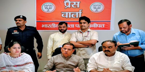 राशन डिपो में महिलाओं को मिलेगी पचास प्रतिशत की भागीदारी : राजेश नागर