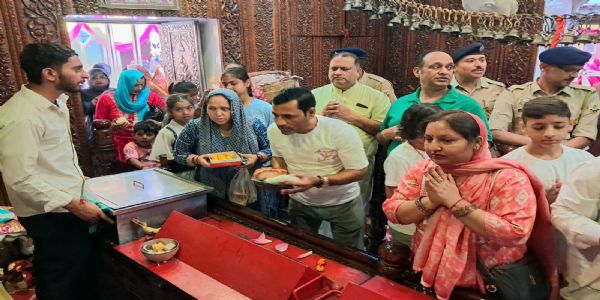 त्रिलोकपुर सिद्धपीठ में उमड़ा श्रद्धालुओं का सैलाब, 24 हजार से अधिक ने नवाया शीश