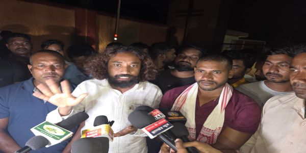 बीआईटी मेसरा के गेट पर गार्ड का शव रख ग्रामीणों ने किया 12 घंटों तक गेट जाम