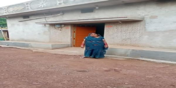 बलौदाबाजार : आवास स्वीकृत होने व जियो टैगिंग के बाद हितग्राही को राशि जारी