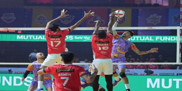 पीवीएल 2025: मुंबई मेटियर्स ने कालीकट हीरोज को 3-0 से हराया