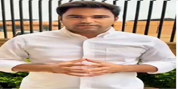 एनएसयूआई के राष्ट्रीय अध्यक्ष वरुण चौधरी एक वीडियो में पीड़ित युवक के लिए न्याय की मांग करते हुए।